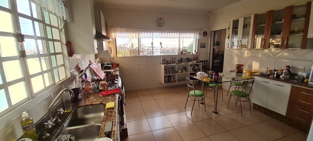 Avenida José Adélio de Rezende, nº 675 – Bairro Campos Elíseos — foto 4
