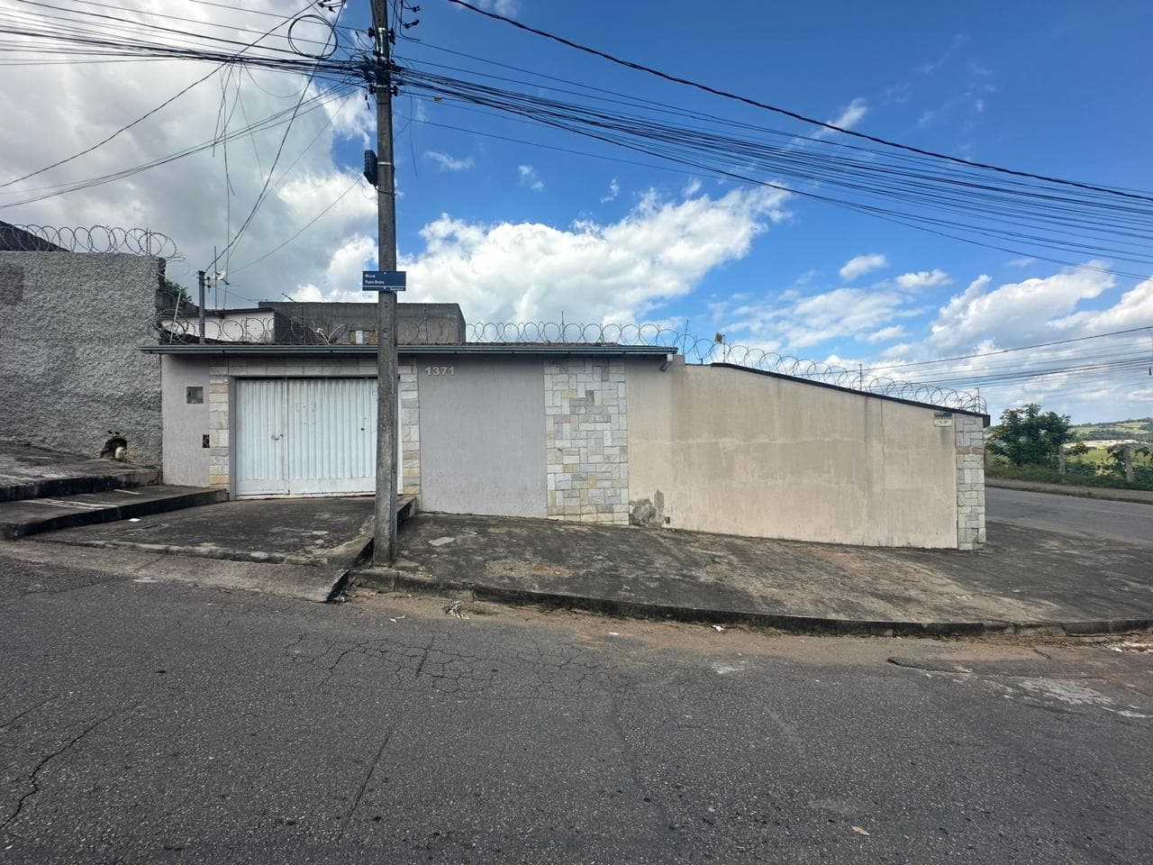 Avenida Padre Bruno, n°1371 - Bairro Damasco — foto 1