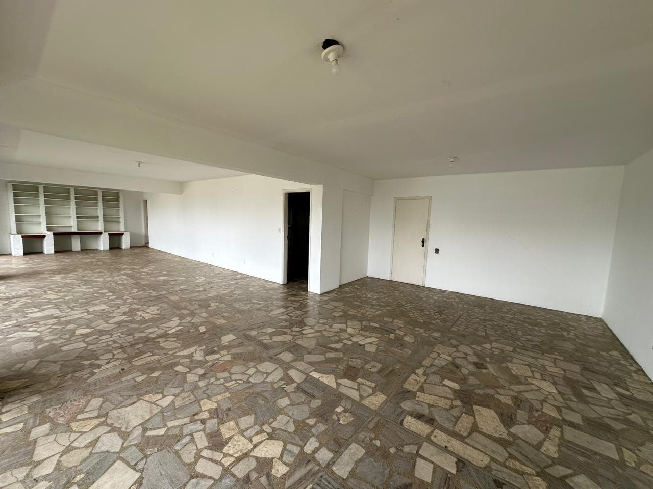 Avenida Rio Branco, nº 422 – Centro - Apartamento 71 – Edifício Salum Assad David — foto 3