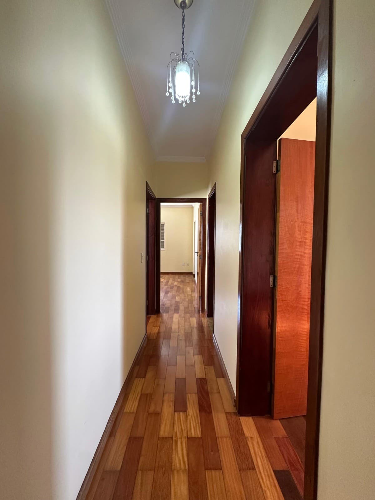 Excelente Casa à Venda – Localização Privilegiada, no bairro Vila Verde. — foto 7