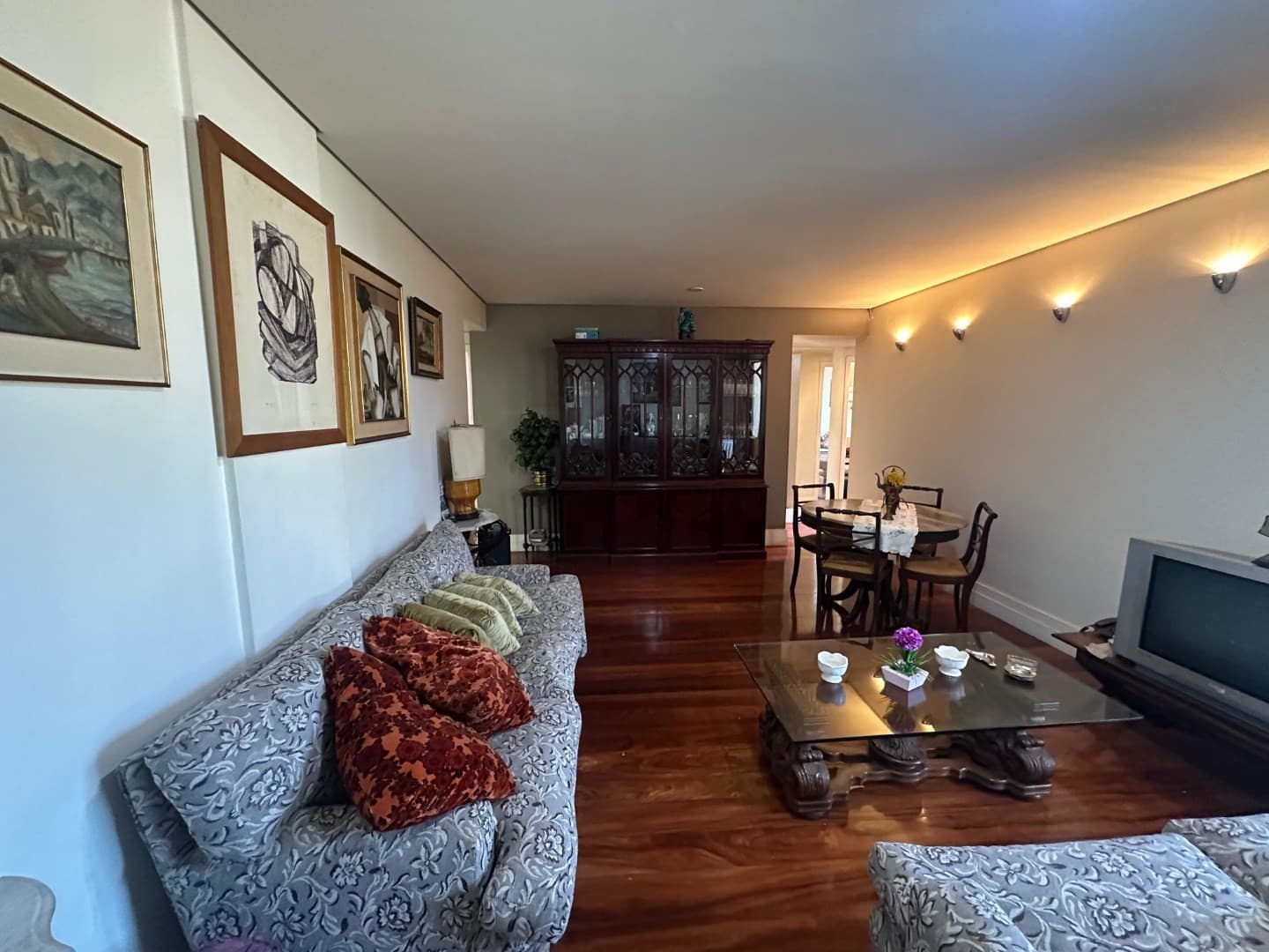 Praça Getúlio Vargas, nº 146 - Centro - Apartamento 201 - Edifício Granville — foto 2