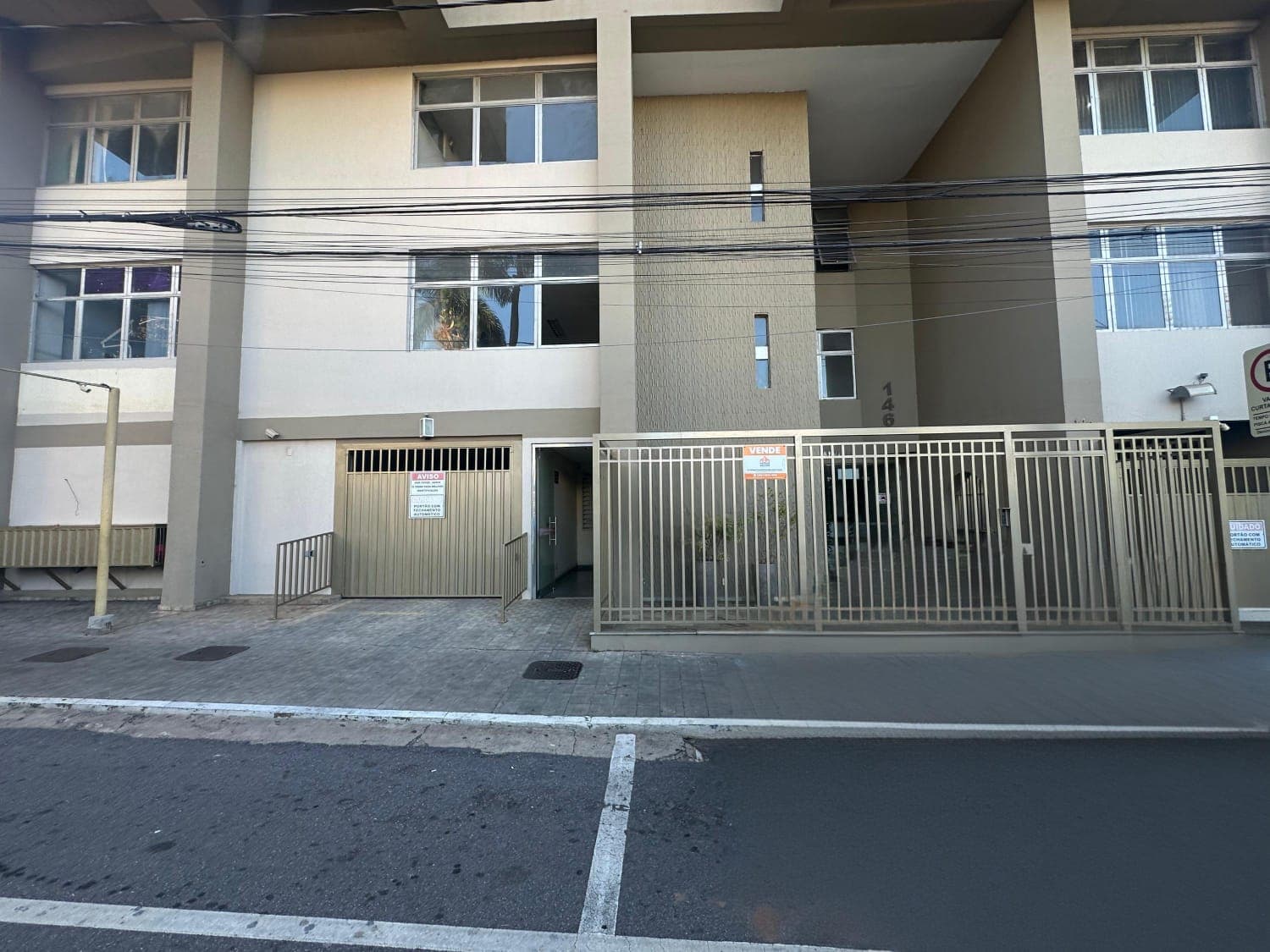 Praça Getúlio Vargas, nº 146 - Centro - Apartamento 201 - Edifício Granville — foto 18