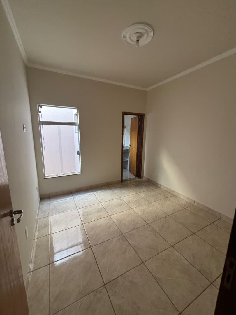 Rua Cecília Girardelli Zanatelli, nº 315 - Bairro San Marino — foto 5