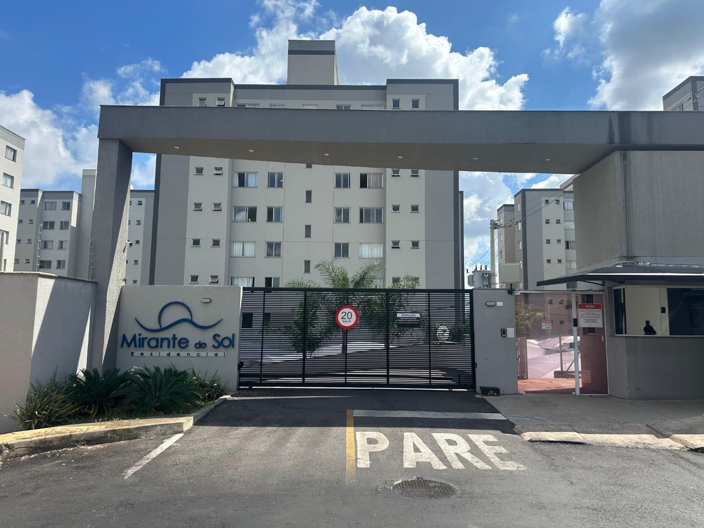 Rua Filipi Mitidieri Amorim, nº 500, Santana – Bloco 06, Apartamento 301 – Residencial Mirante do Sol — foto 1
